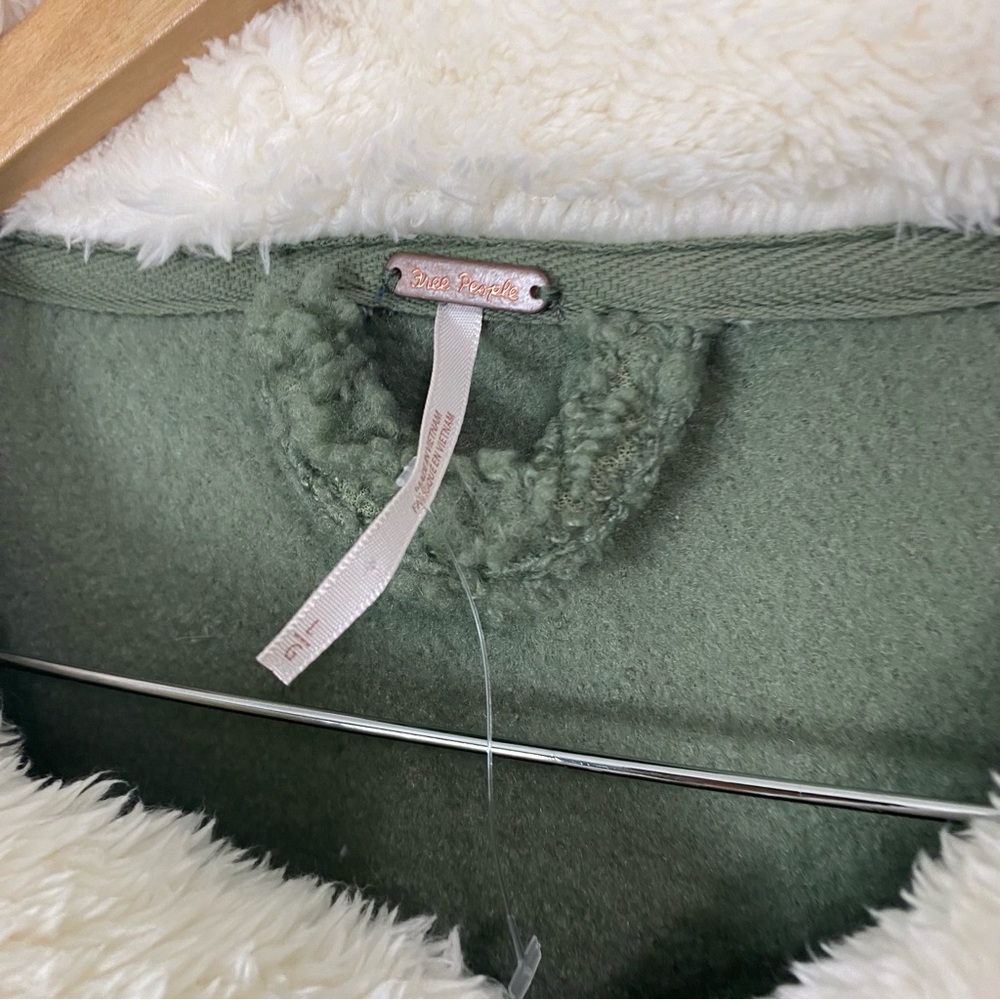 Free People Cozy Up Faux Fur Cardi Zip Up Jacket Large Green - Picture 3 of 4